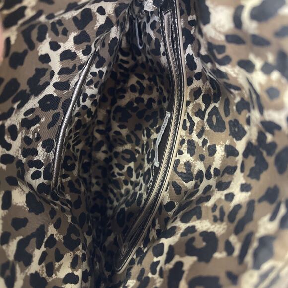 Women’s Cato Metallic Bronze Magnetic Fold Clutch/Purse With Zippered Closure. - Picture 7 of 9